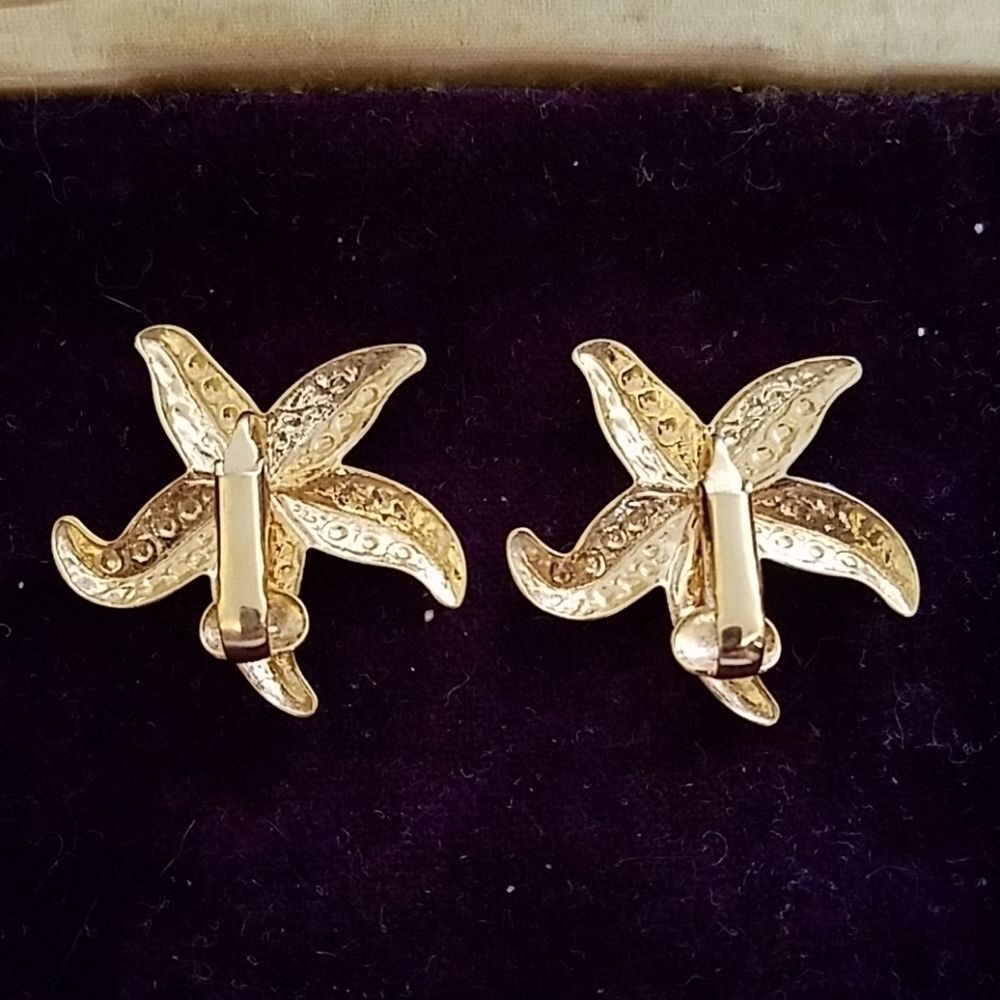 Unbranded Goldtone Starfish Clip-On Earrings Beach Summer Jewelry - Picture 2 of 2